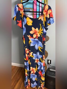 Women’s Floral Maxi Dress